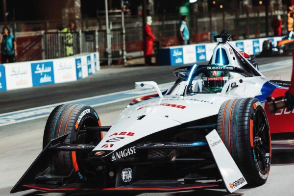 Diriyah E-Prix | Dennis dominates from Vergne in Saudi Arabia as Cassidy storms through to the podium