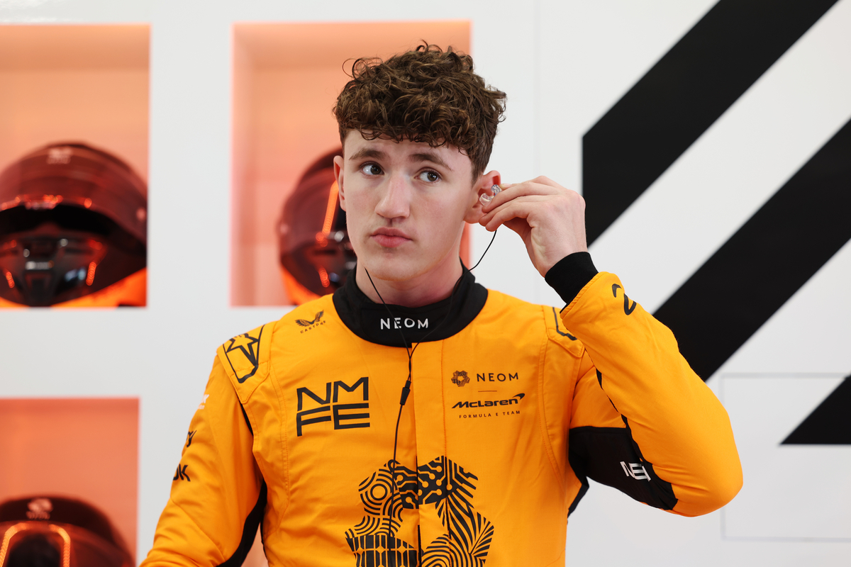 JEDDAH, SAUDI ARABIA - FEBRUARY 13: Alex Dunne of Ireland, Reserve Driver for NEOM McLaren Formula E Team, gets ready in the garage during shakedown and practice ahead of the Jeddah E-Prix at Jeddah Corniche Circuit on February 13, 2025 in Jeddah, Saudi Arabia. (Photo by Alastair Staley/LAT Images)