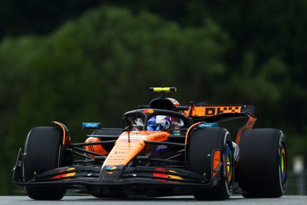 SPIELBERG, AUSTRIA - JUNE 27: Alexander Dunne of Ireland driving the (89) McLaren MCL39 Mercedes on track during FP1 ahead of the F1 Grand Prix of Austria at Red Bull Ring on June 27, 2025 in Spielberg, Austria.