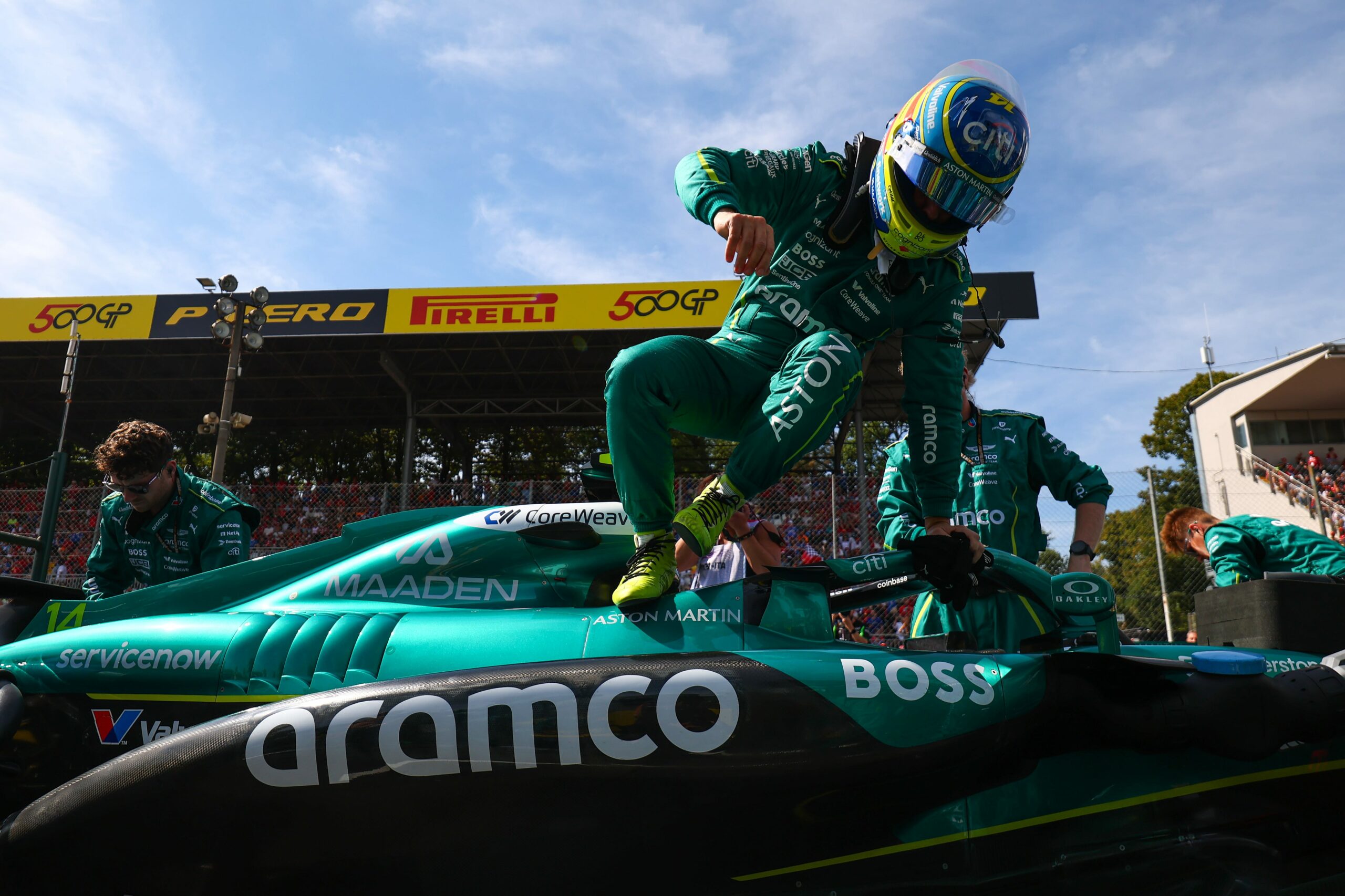 Fernando Alonso retires from the 2025 Italian GP at Monza with suspension failure in his Aston Martin while running in P7