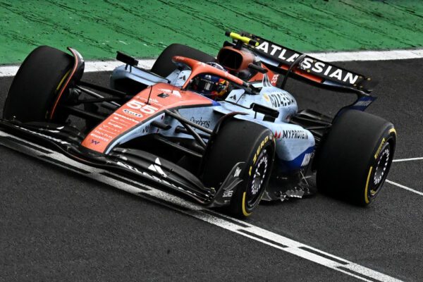 Sainz’s F1 São Paulo GP ruined by early contact and damage Carlos Sainz's F1 São Paulo GP ended in frustration after early contact with Lewis Hamilton compromised his entire race.