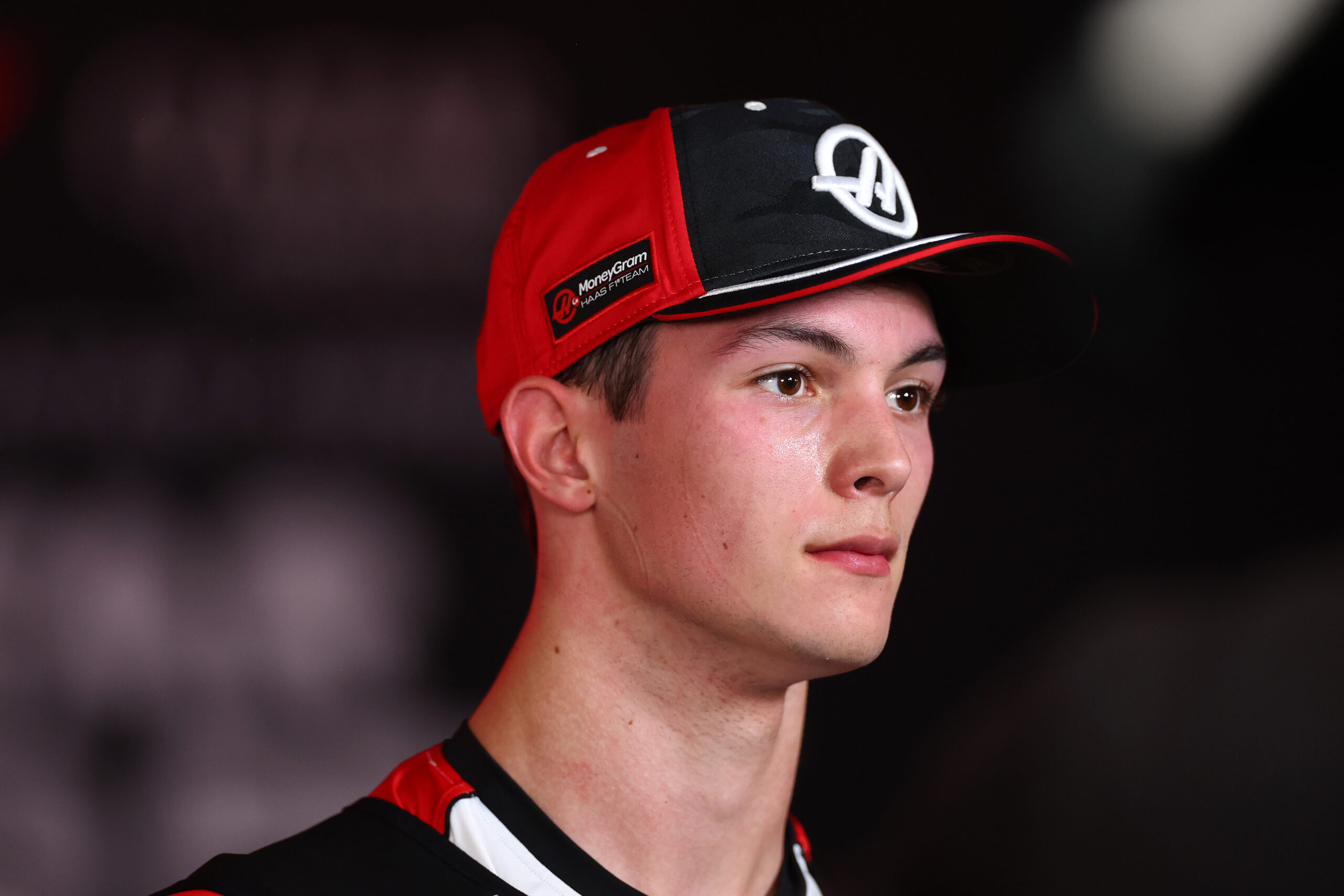 Bearman reflects on lost points at the Qatar GP after a botched pit stop and unsafe-release penalty, as Haas’ three-way Constructors’ fight tightens.