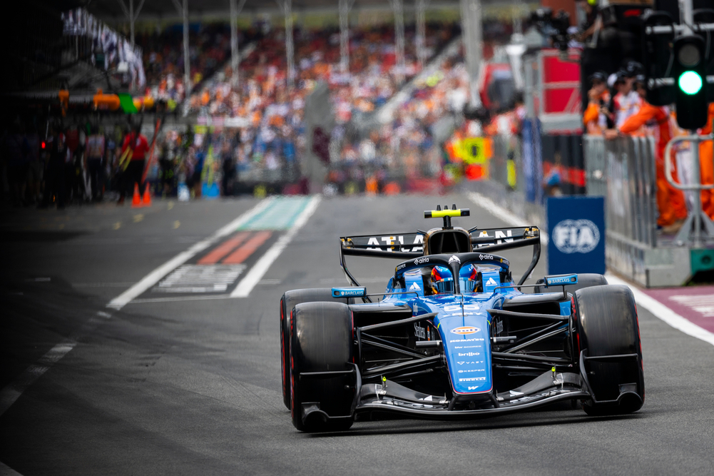 Carlos Sainz had a weekend to forget at the 2026 F1 Australian GP as his Williams car let him down on numerous occasions. He finished 15th.