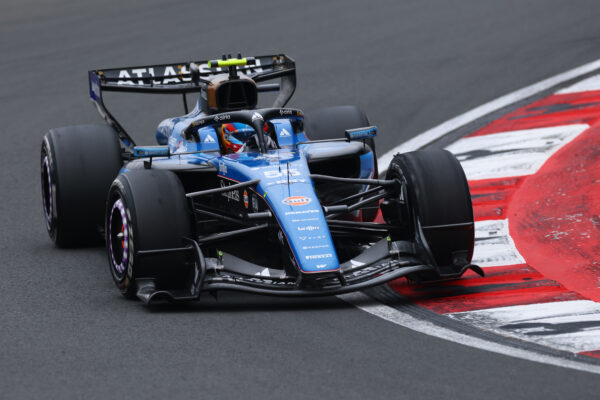 Carlos Sainz delivered a resilient performance at the 2026 F1 Chinese GP, despite the teams struggles and a difficult start to the season.