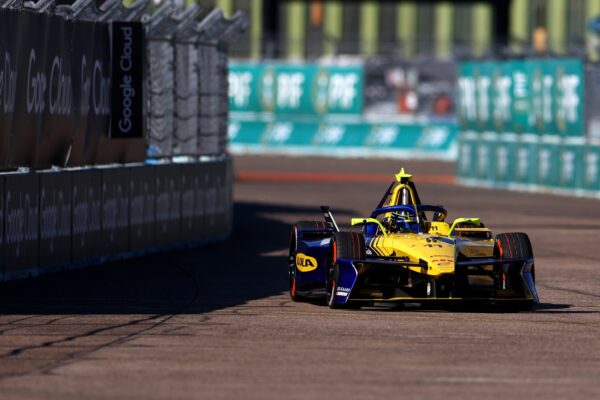 Di Grassi fights from P19 to lead, Maloney impresses; Lola Yamaha ABT gains momentum despite missing points in Berlin E-Prix Race 1.