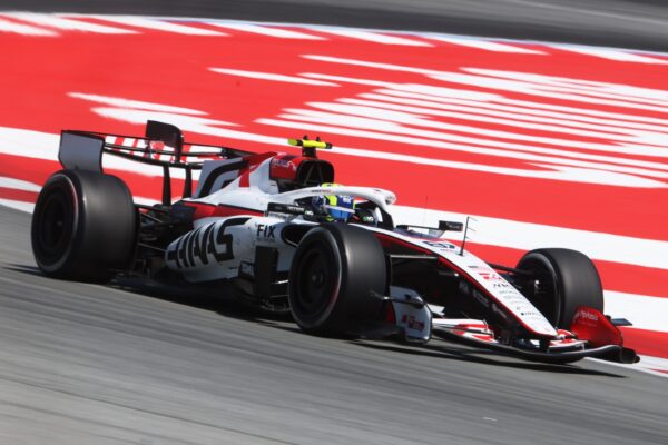 Bearman foresees difficult weekends for Haas after F1 Barcelona-Catalunya GP DNF Oliver Bearman, F1, Haas, Barcelona-Catalunya GP
