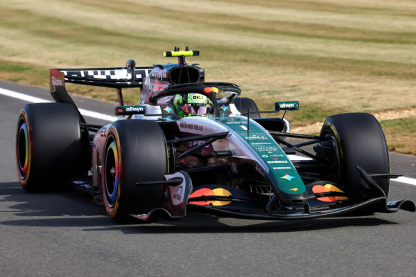 McLaren emerges as fourth force in 2026 F1 British GP Sprint Qualifying with Lando Norris in P6 and Oscar Piastri in P7.