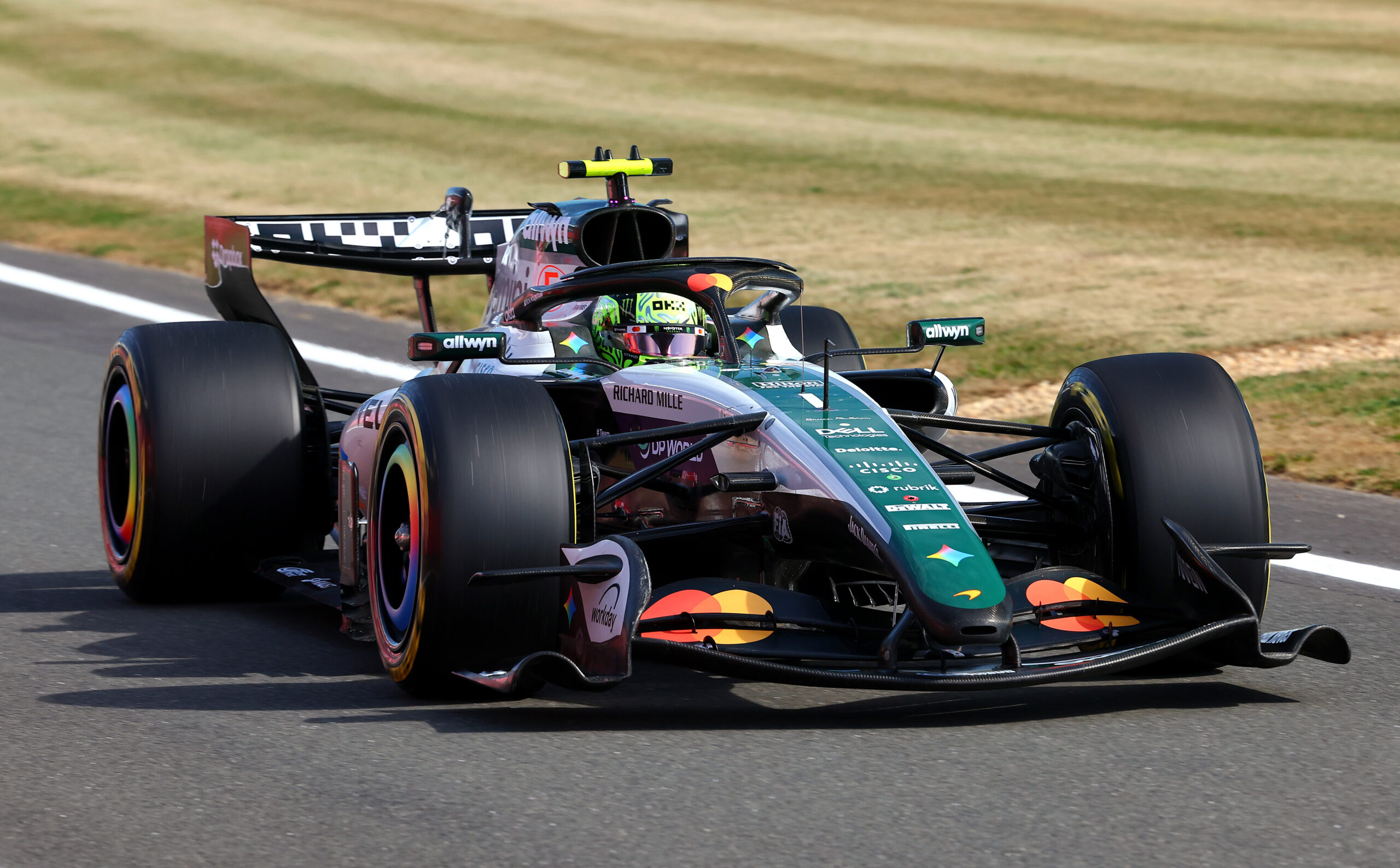 McLaren emerges as fourth force in 2026 F1 British GP Sprint Qualifying with Lando Norris in P6 and Oscar Piastri in P7.