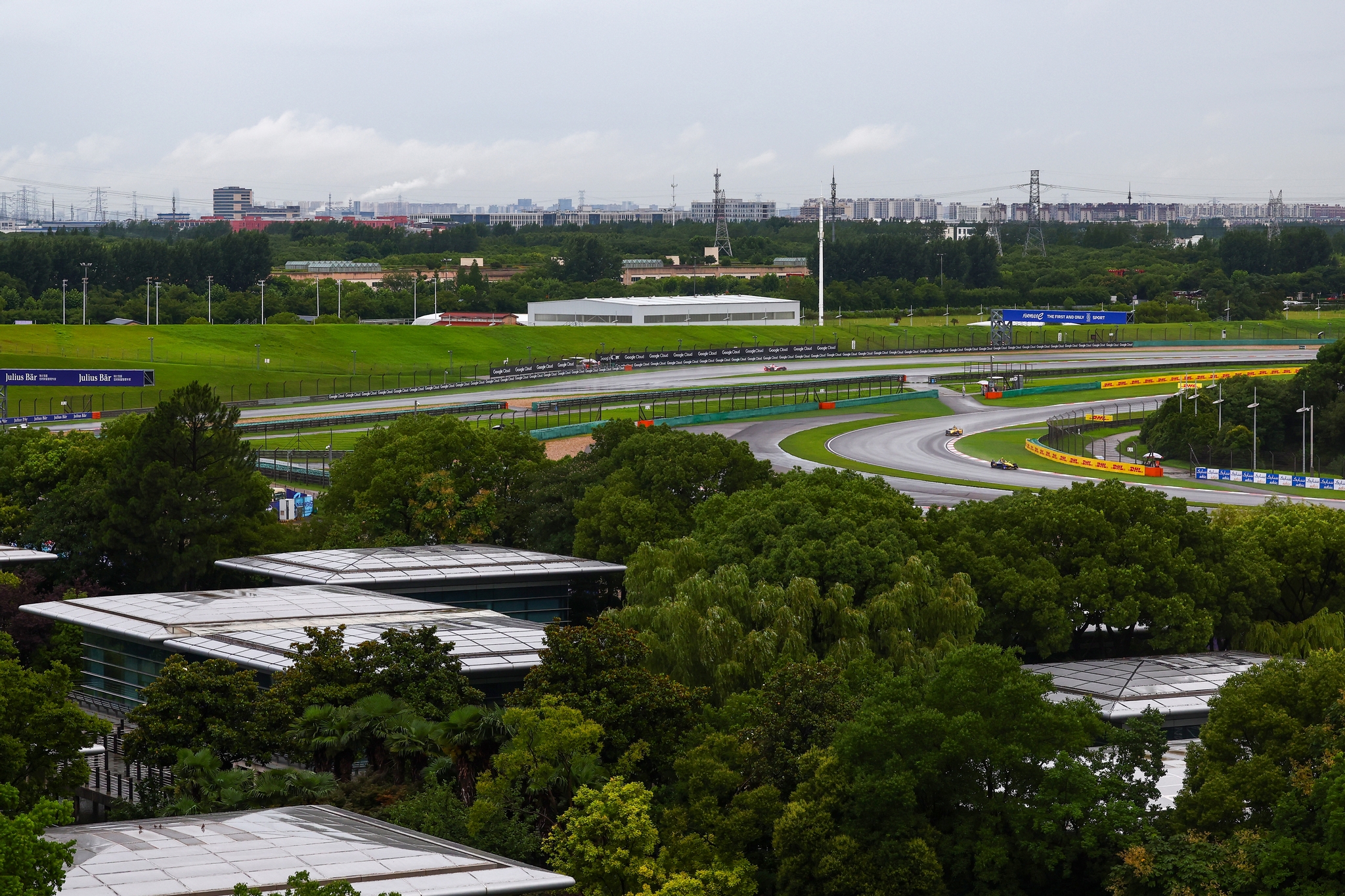 Read the complete 2025/26 Formula E Qualifying results from Round 12 in Shanghai. Find out who got pole after a competitive session.