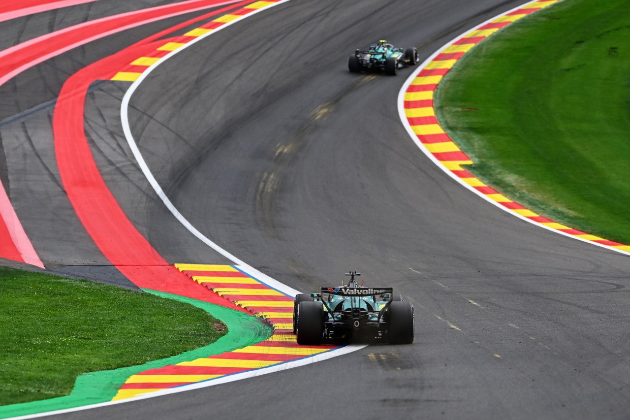 Aston Martin’s 2026 F1 season has fallen short of expectations, with Alonso and Stroll enduring a difficult first half of the year.
