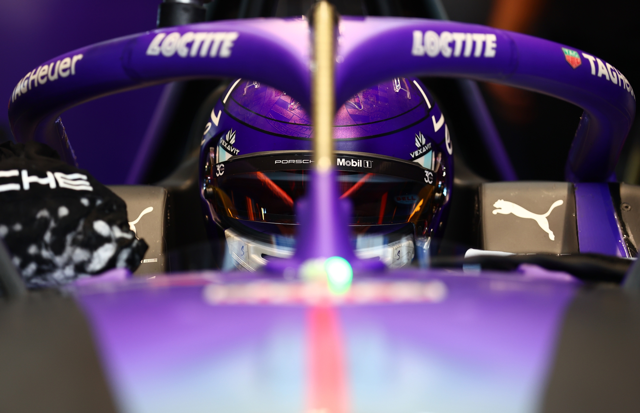 Porsche heads to London chasing Drivers’ and Teams’ Formula E titles as Wehrlein sits five points off the lead in the 99X Electric finale.