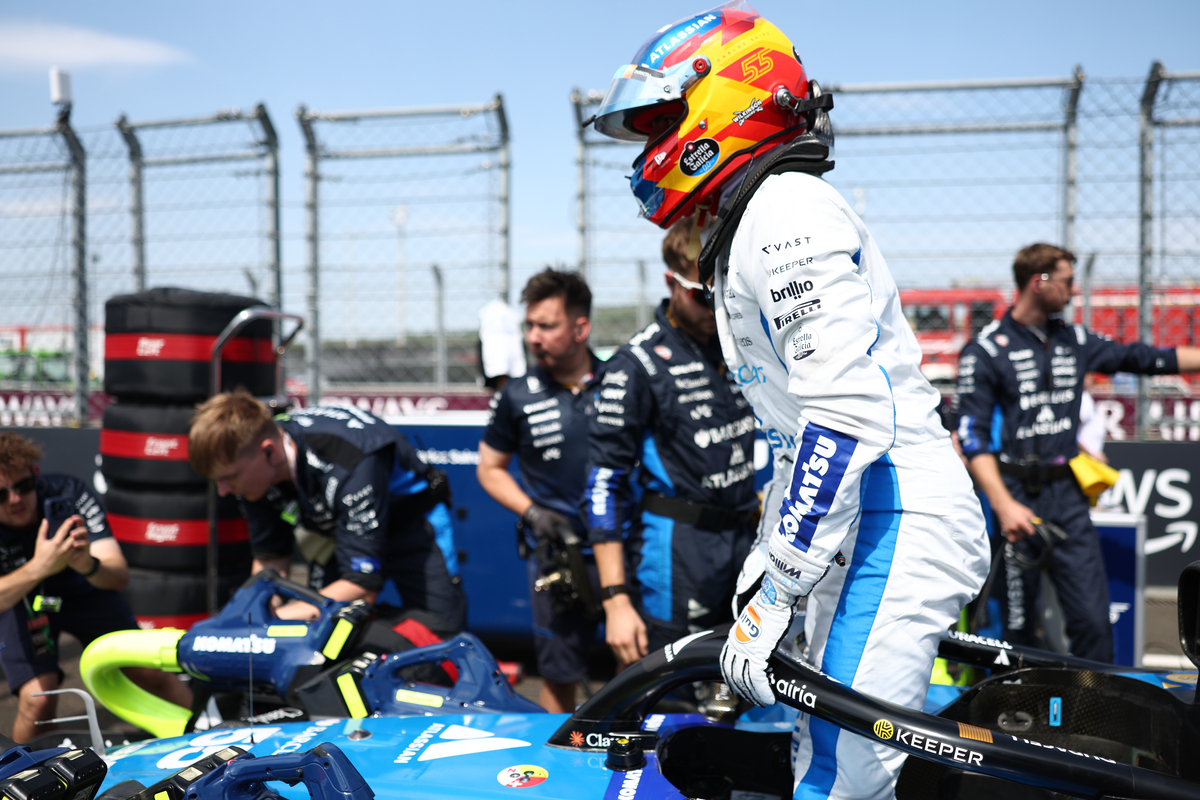 Carlos Sainz questions Williams’ late pit call after his F1 Hungarian GP promise unravelled through contact and a penalty.