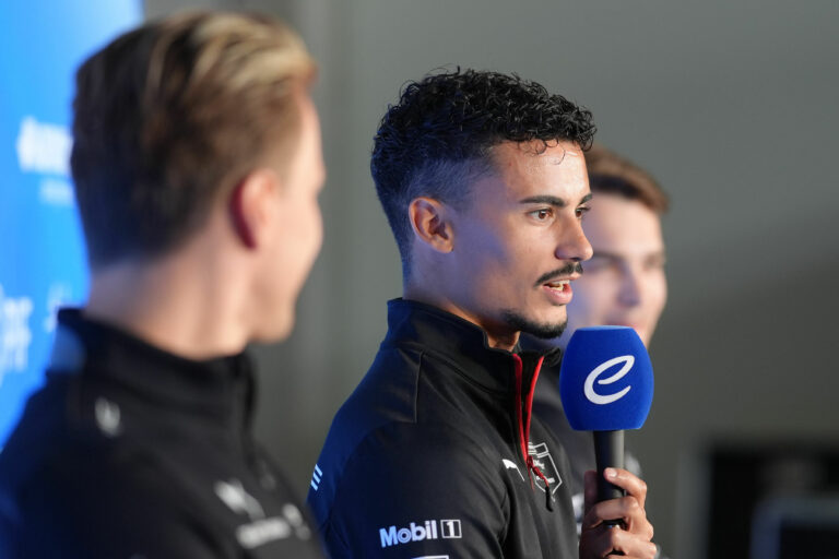 Pascal Wehrlein (TAG Heuer Porsche Team, 1) während Fahrer Pressekonferenz. ABB FIA Formula E World Championship - Runde 13 in Tempelhofer Feld, Berlin in Deutschland aufgenommen am 11.07.2025. (Eibner-Pressefoto/Daniel Bürgin)