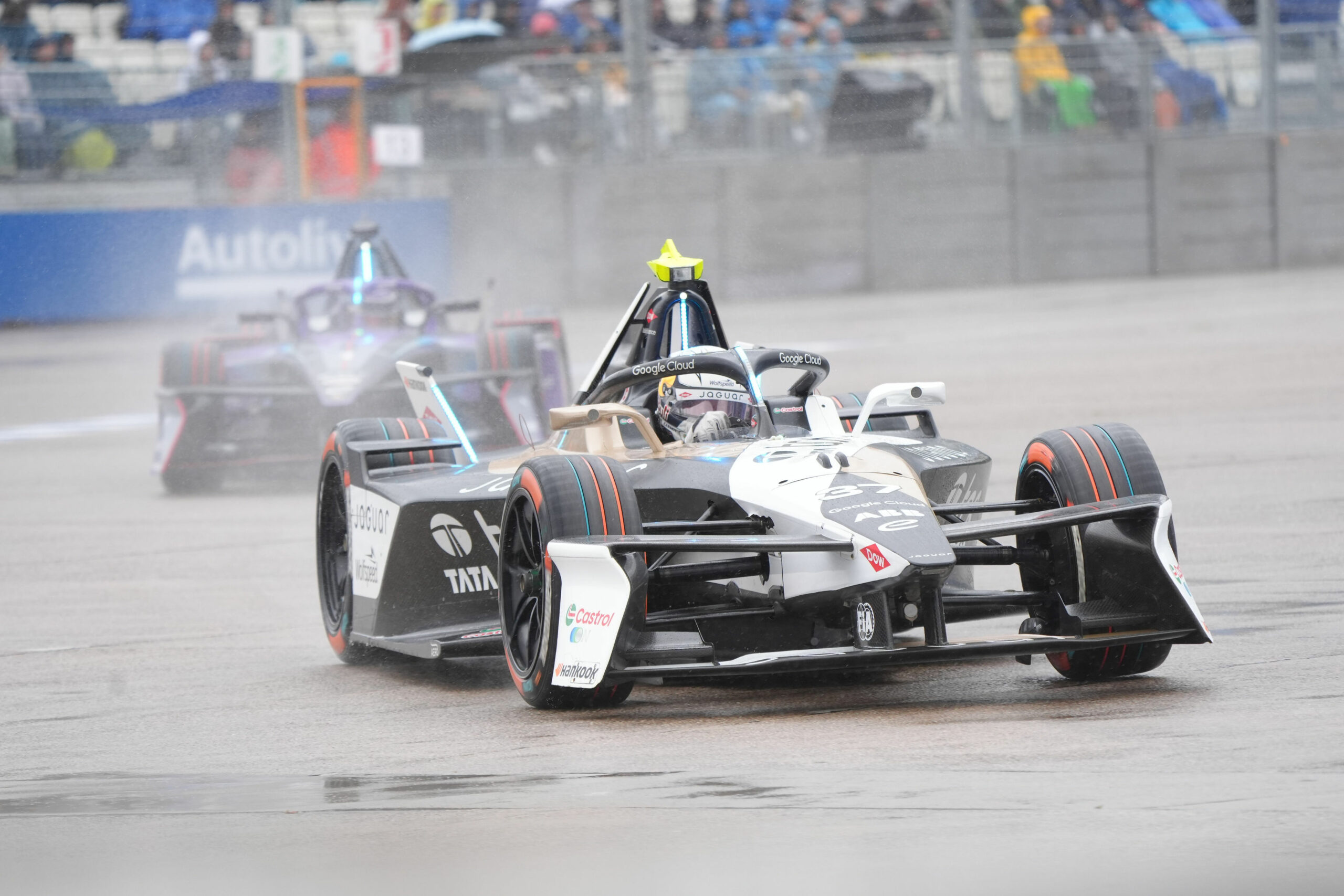 Nick Cassidy (Jaguar TCS Racing, 37) während Qualifying. ABB FIA Formula E World Championship - Runde 13 in Tempelhofer Feld, Berlin in Deutschland aufgenommen am 12.07.2025. (Eibner-Pressefoto/Daniel Bürgin)