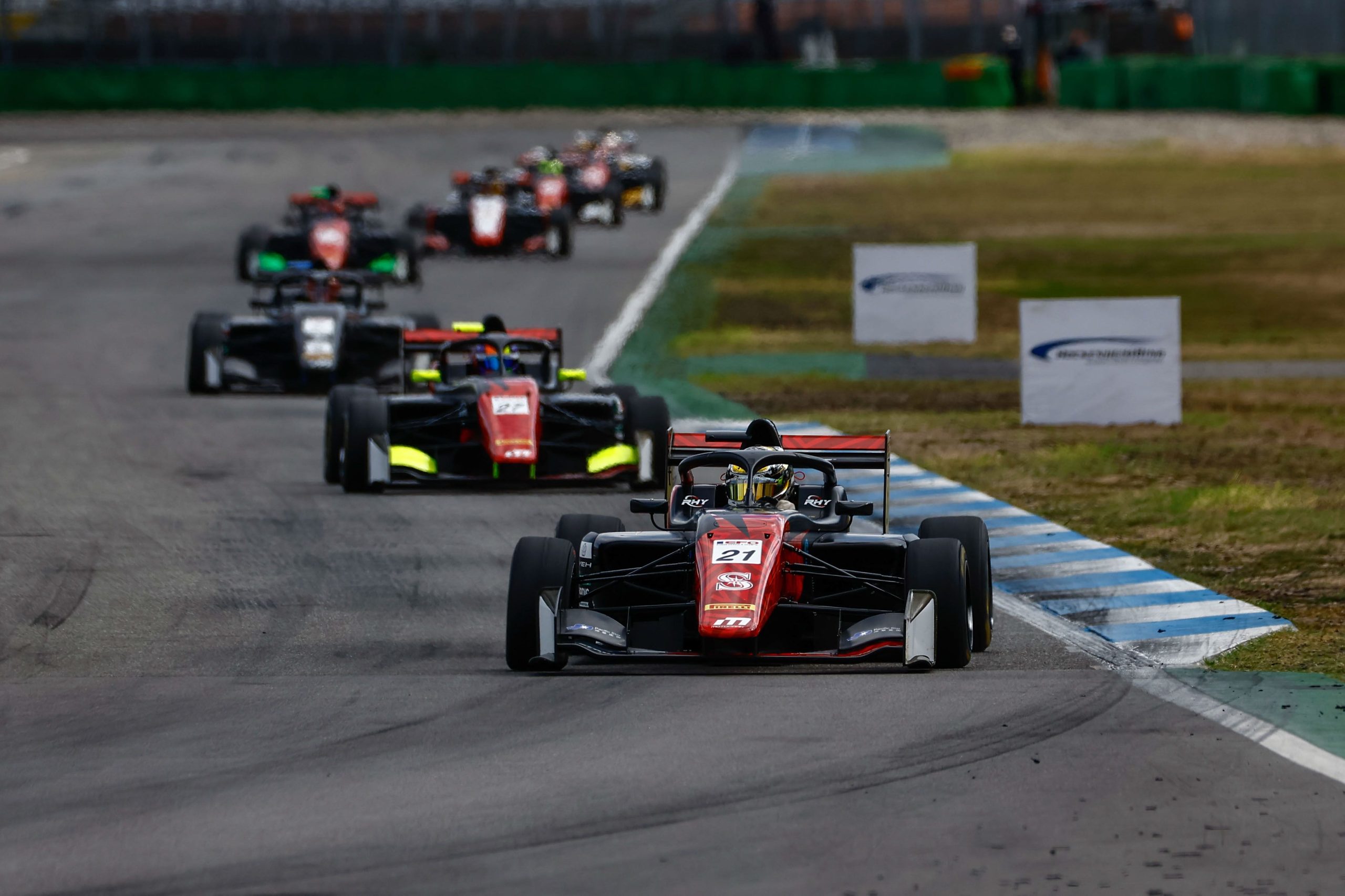 Rui-Heng Yeh takes an 85-point Euroformula Open lead to Monza as the title fight and tight Rookie Trophy enter the penultimate round.