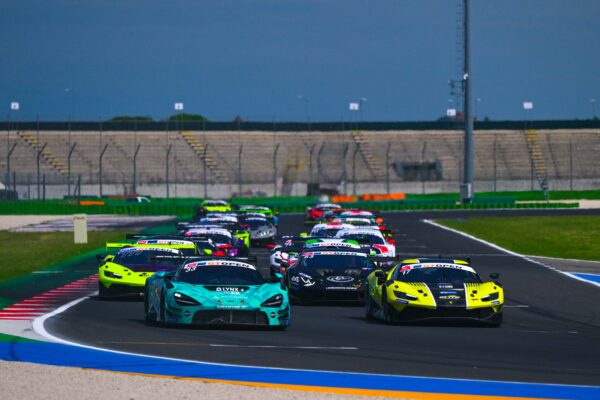 Emson and Lebbon lead 28-car 2026 International GT Open field to Hungaroring International GT Open returns to the Hungaroring with 28 cars as close title fights develop across the Pro, Pro-Am and Am classes.