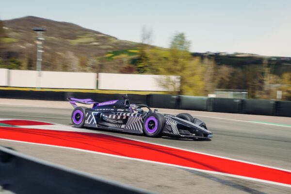 Porsche Formula E Gen4 975 RSE race car