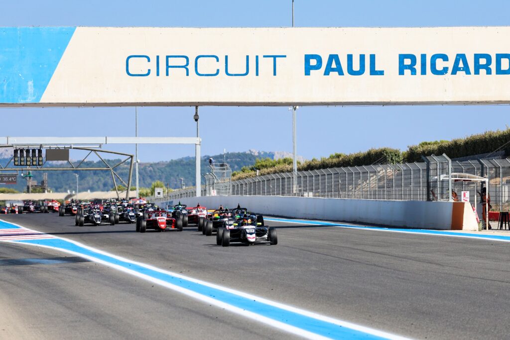 Kenzo Craigie wins twice at Paul Ricard to take the 2026 E4 lead, while Alp Aksoy claims Race 1 and R-ace GP dominates in Round 2.