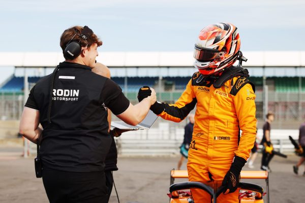 2026 British F4 | Round 9: Silverstone | Van Langendonck doubles up and extends title lead to 72 points Dries Van Langendonck takes two Silverstone wins to extend his British F4 lead to 72 points as Tommy Harfield also triumphs.