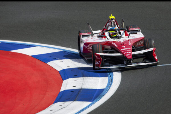 Nissan Formula E aims for strong title charge at London E-Prix Oliver Rowland driving for Nissan ahead of London E-Prix