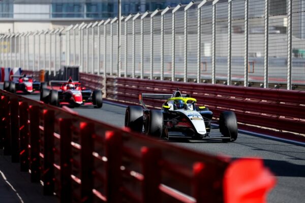 2026 FRME Round 3 qualifying delivers split poles at Dubai Autodrome as Kato leads Q1 and Powell shines after a red-flag-hit Q2.