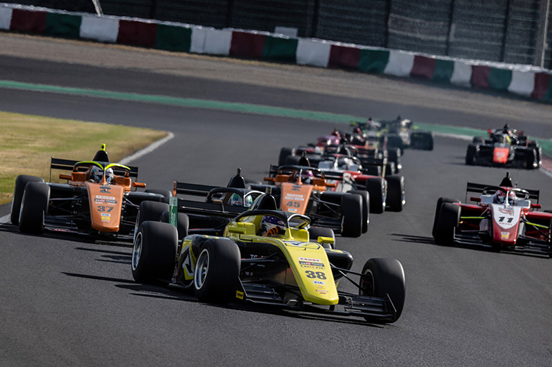 Miura leads FRJ standings after Suzuka opener as Horachi and Akita close in across drivers, teams and Masters battles.