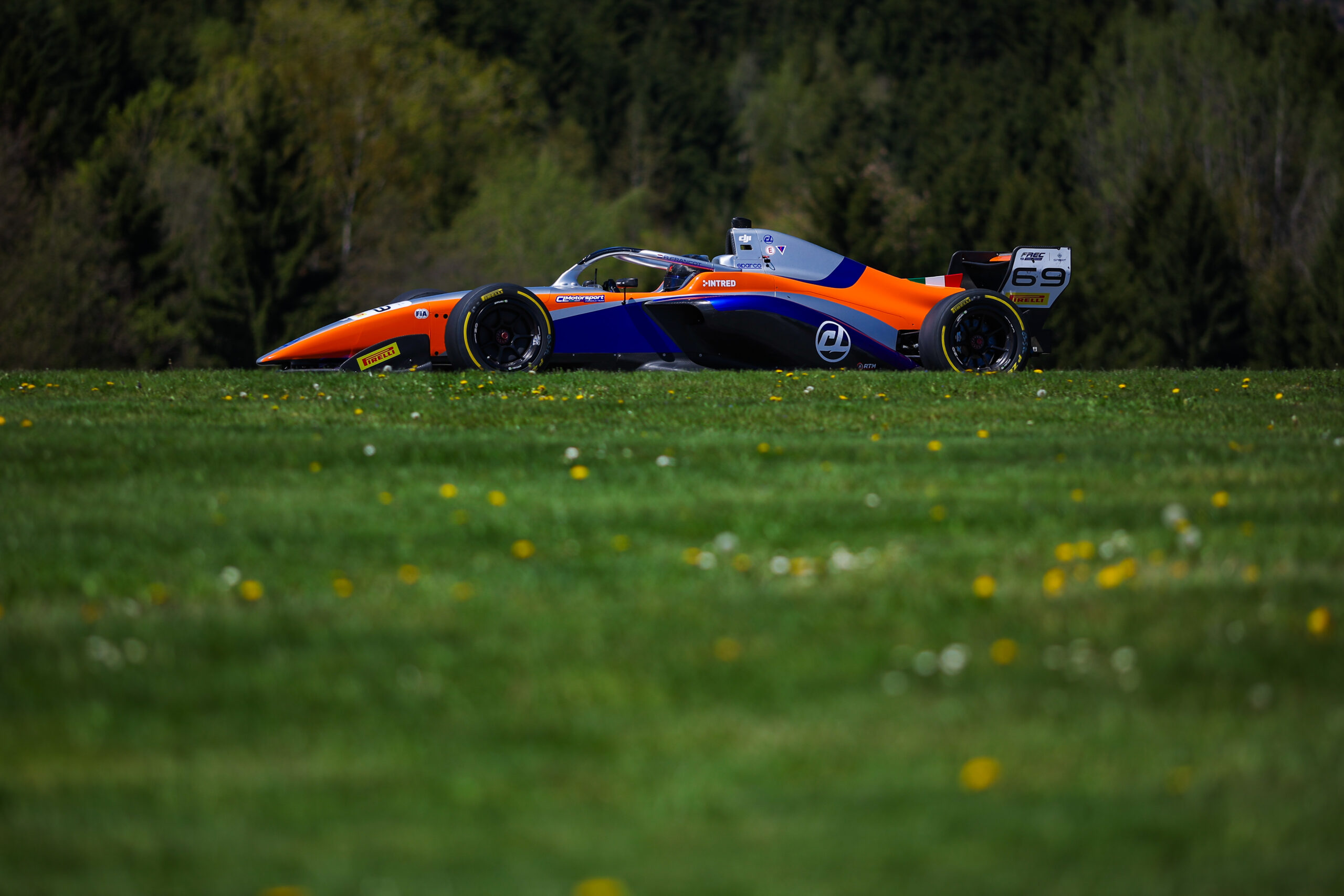 Francot wins chaotic 2026 FREC Spielberg finale after four Safety Cars, penalties, and late drama, leading Ninovic and Wheldon home.