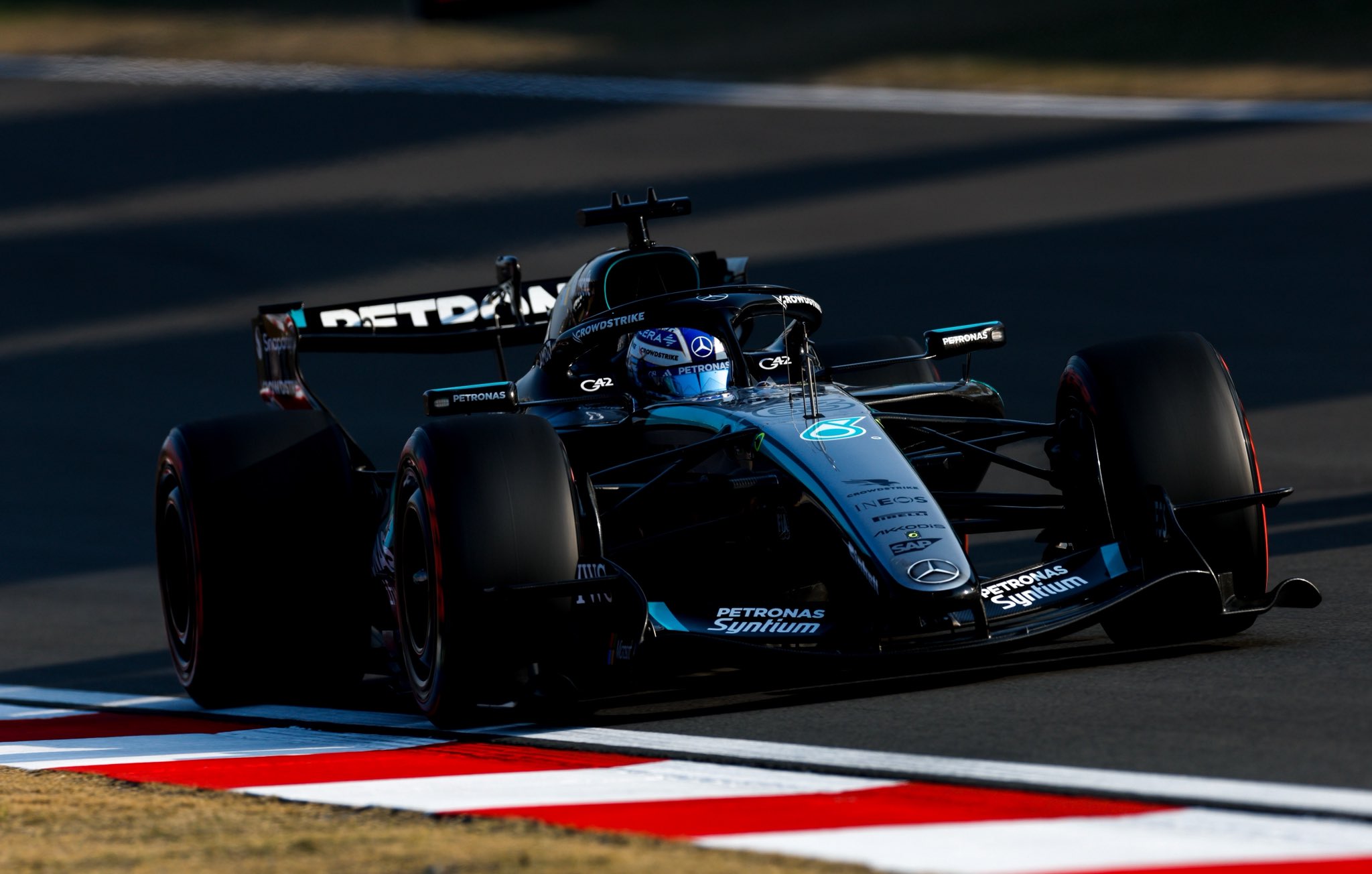 Mercedes driver George Russell leading the F1 Chinese Sprint Race
