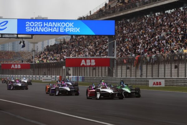 SHANGHAI, CHINA - MAY 31: Nico Muller of Switzerland driving the (51) Andretti Formula E Porsche 99X Electric Gen3 leads Sebastien Buemi of Switzerland driving the (16) Envision Racing Jaguar I-TYPE 7 on track ahead of the Shanghai E-Prix, Round 10 of the 2025 FIA Formula E World Championship at Shanghai International Circuit on May 31, 2025 in Shanghai, China. (Photo by Andrew Ferraro/LAT Images)