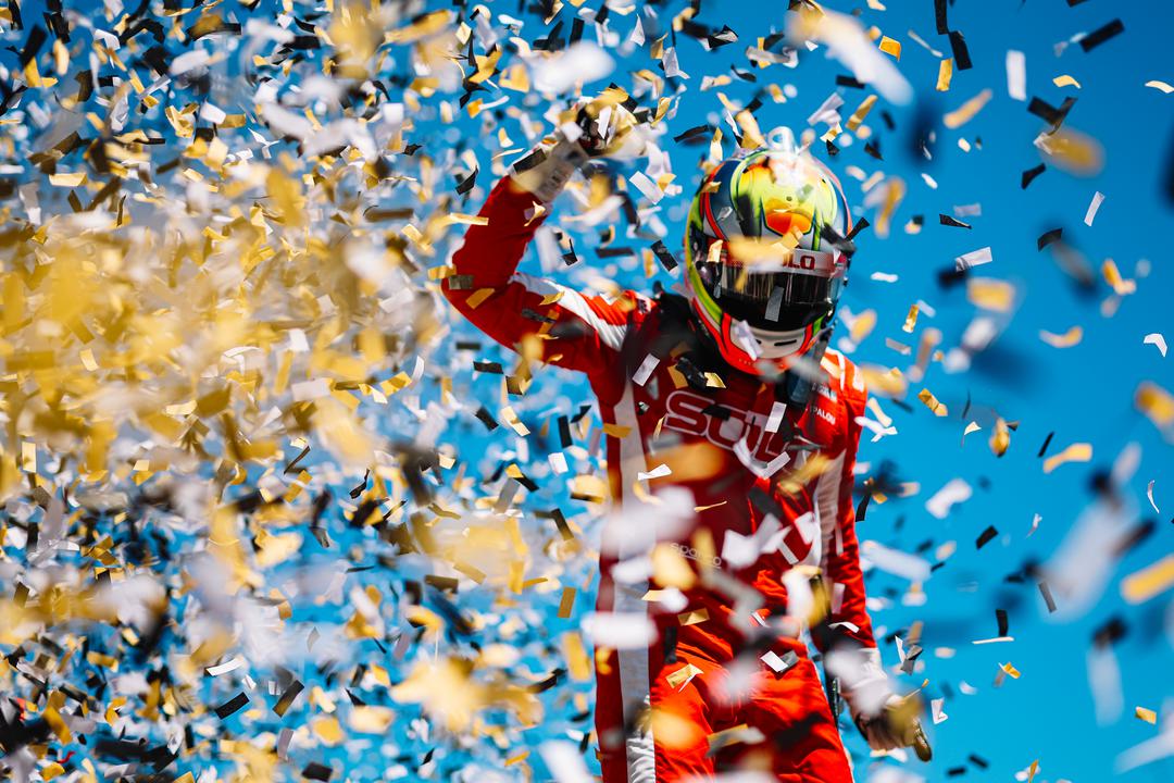 Alex Palou wins his sixth IndyCar race in ROad America.