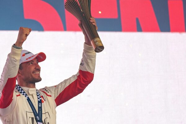 Jake Dennis converts pole into chaotic São Paulo victory to launch Season 12 of Formula E Dennis converts pole to a dramatic São Paulo E-Prix win, mastering chaos, attack mode strategy and a red flag to open Formula E Season 12