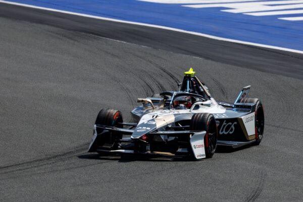 Formula E | Jeddah E-Prix | Race 2 | Da Costa bolts to first Jaguar win Antonio Félix da Costa on track in Jeddah ahead of the Formula E Race