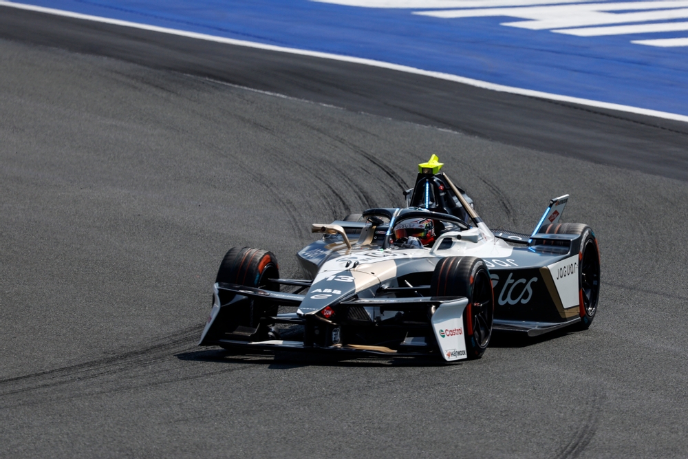 Antonio Félix da Costa on track in Jeddah ahead of the Formula E Race