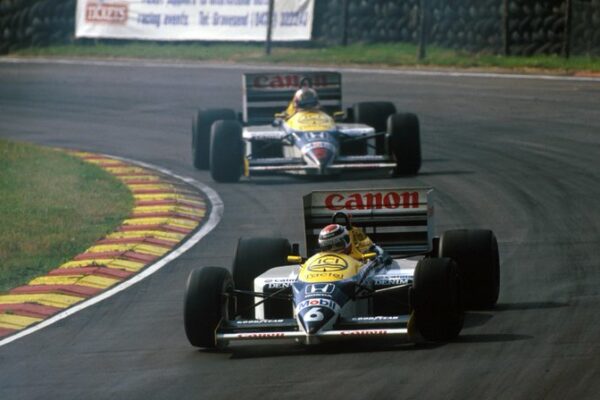 What happened in the last F1 British Grand Prix held at Brands Hatch? Nelson Piquet ahead of Nigel Mansell in the two Williams cars at the 1986 British Grand Prix around Brands Hatch