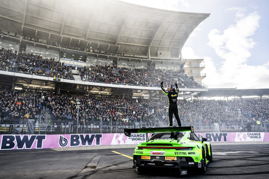 Güven on his Manthey Porsche after winning the DTM 2025 championship