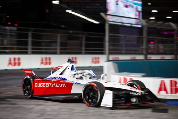 Dennis disagrees with Mortara after London E-Prix crash: “There wasn’t really much contact between us”