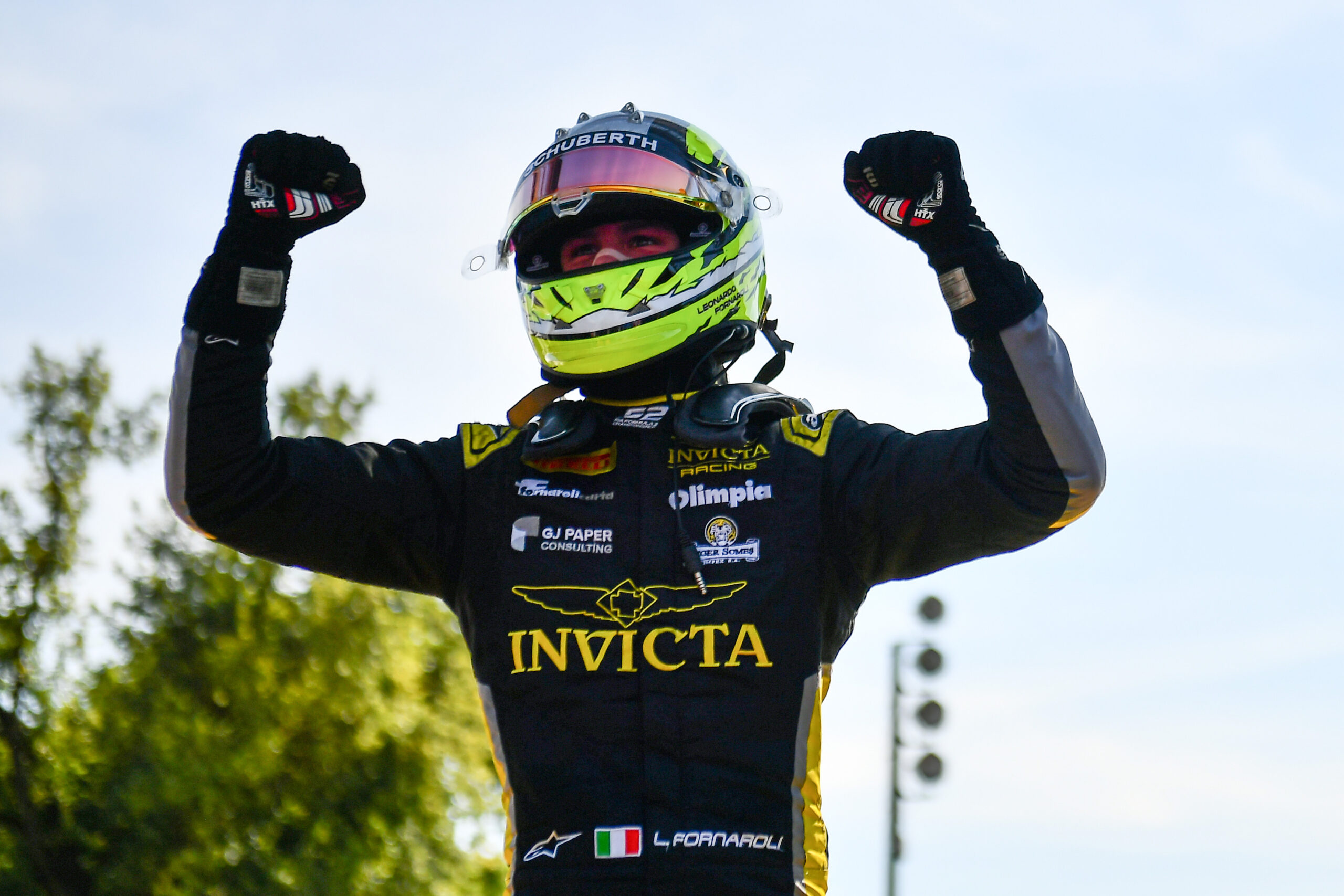 Fornaroli delighted the home crowd at Monza by taking victory in the F2 Sprint Race, extending his championship lead at the Italian GP.
