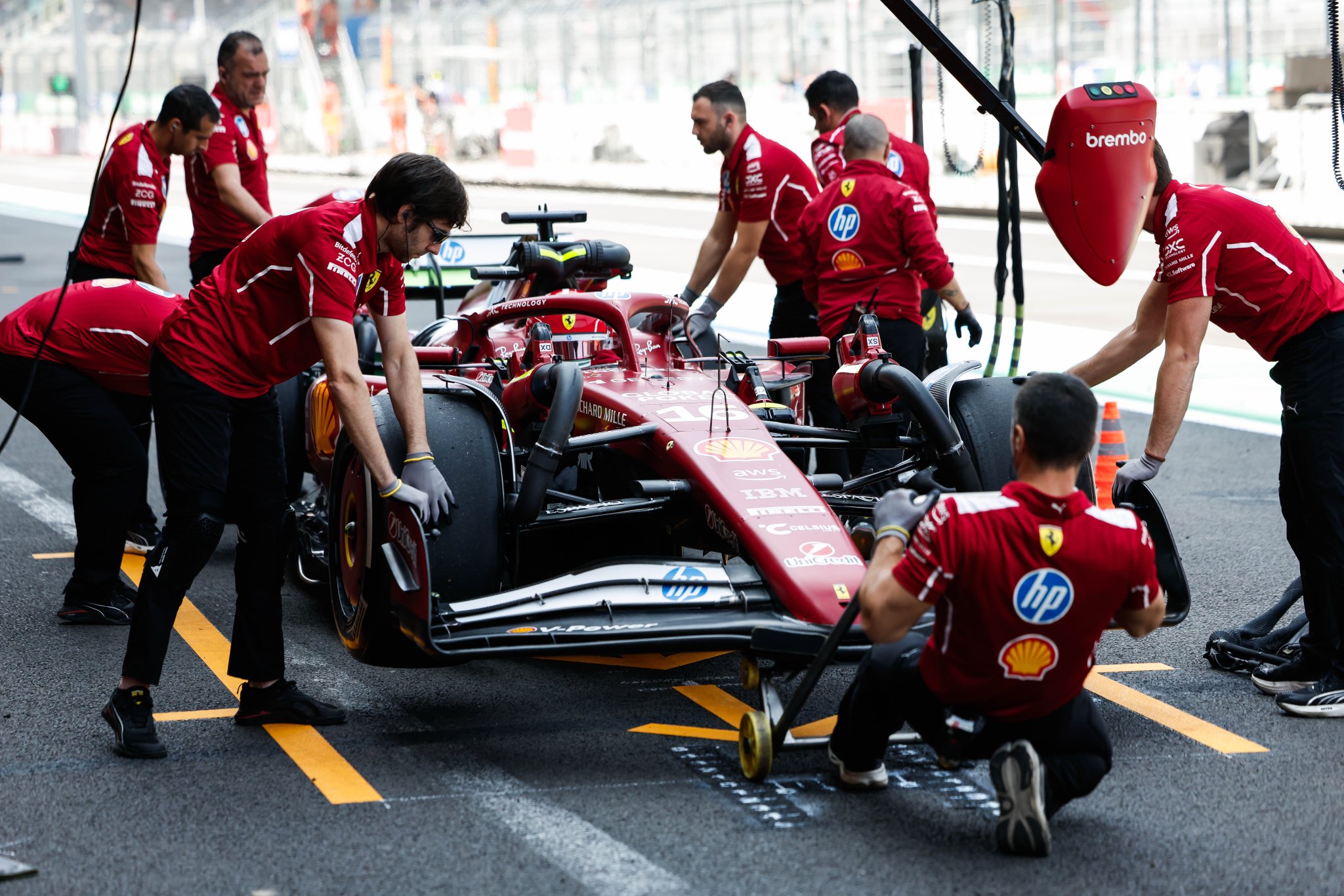 A whopping nine rookie drivers took to the track in FP1 at the F1 Mexico City GP. Full report on the session here.