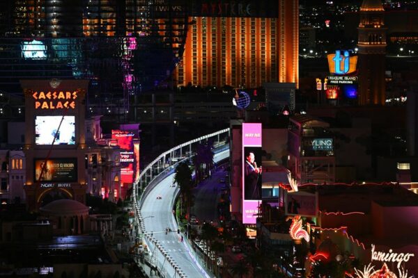 Pin and Weug fight for the title as Chambers storms to pole in the final F1 Academy Qualifying session of 2025 at the Las Vegas Street Circuit.
