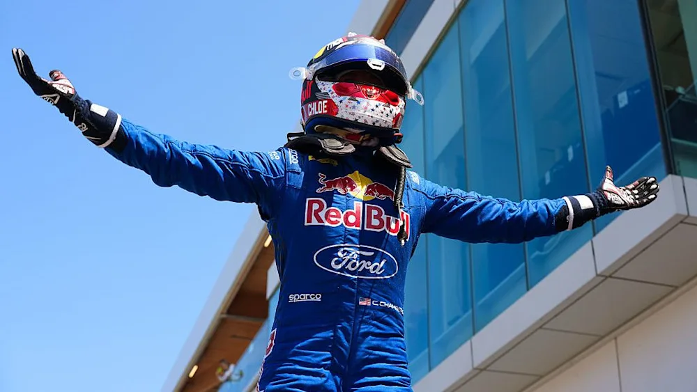 Chambers bounced back from incidents in Races 1 and 2 in Montreal to claim her first win of the 2025 F1 Academy season.