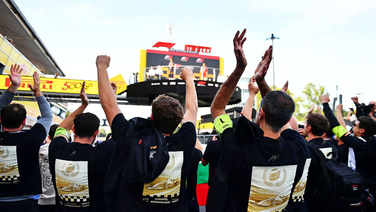 Campos Racing celebrates 2025 F3 Teams' Championship after 1-2 at the Italian GP season finale in Monza