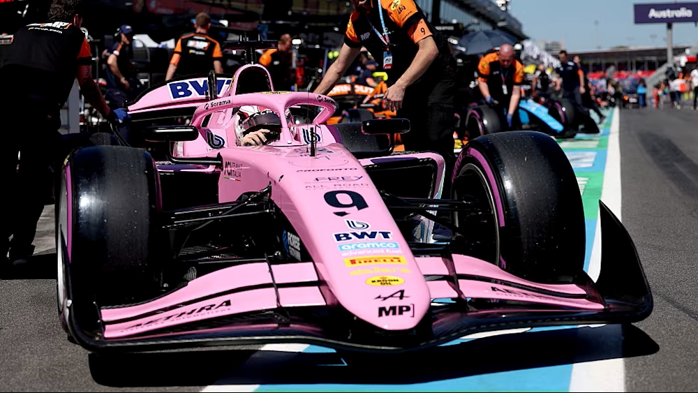 Noel León wins a chaotic Canadian GP Sprint Race as Gabriele Minì takes the 2026 F2 Championship lead ahead of Sunday’s Feature Race.