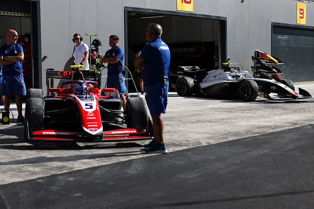 Slater and Ugochukwu take contrasting routes to the 2026 F3 finale, with consistency and race pace set to collide again in Madrid.