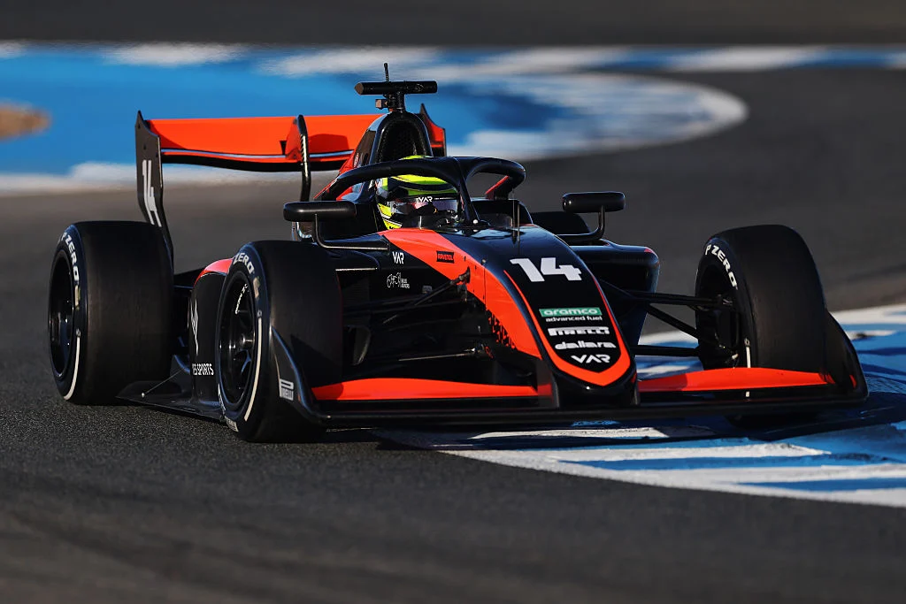 Francisco Macedo sets the fastest lap of FIA F3's Jerez post-season test for Van Amersfoort Racing as Alessandro Giusti tops Day 2