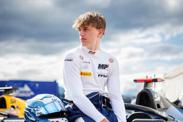 Superstition and style: Alessandro Giusti on his 2025 F3 helmet design Alessandro Giusti wearing his MP Motorsport car and showcasing his helmet design with blue, orange, and white colours at Monza