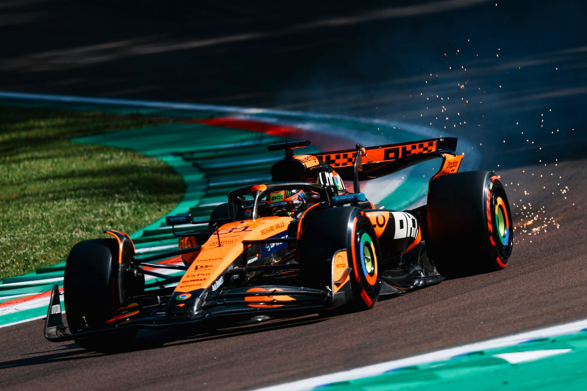 Oscar Piastri of McLaren took pole position after a strong performance in the 2025 F1 Imola GP Qualifying.