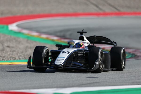 Stenshorne delivered a composed and commanding performance in a chaotic qualifying session at the F2 Australian GP.