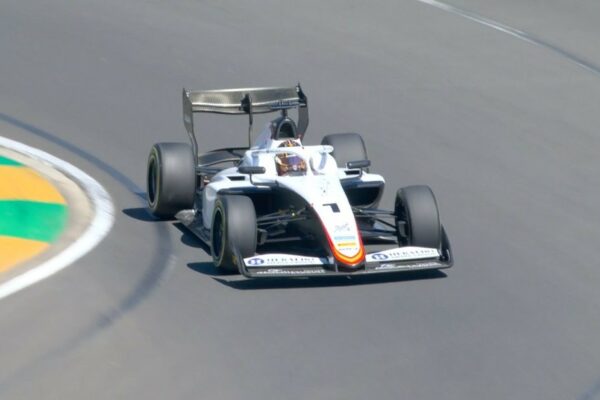 Ugo Ugochukwu secures P2 while Théophile Naël takes pole in a dramatic F3 Qualifying session at the 2026 Australian GP.