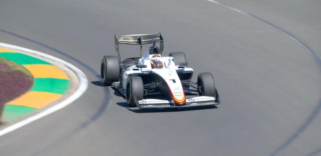 Ugo Ugochukwu secures P2 while Théophile Naël takes pole in a dramatic F3 Qualifying session at the 2026 Australian GP.