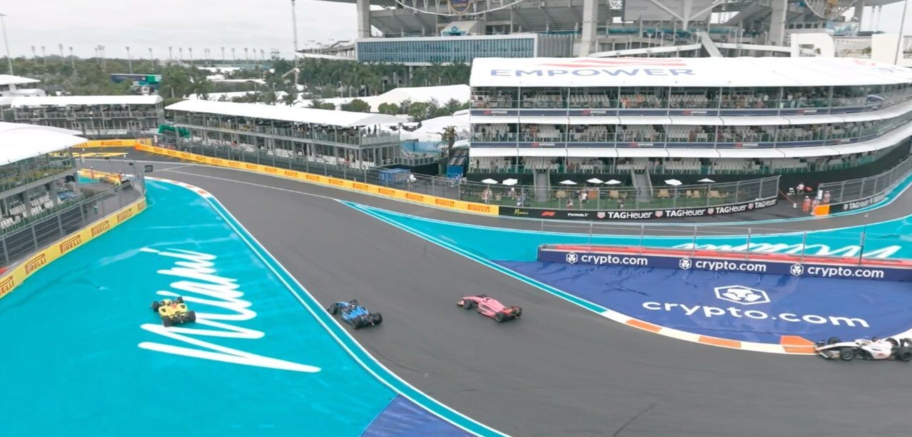 Gabriele Minì claimed a last-minute victory at the F2 Miami GP Feature Race after a dramatic final battle with Beganovic and Câmara.